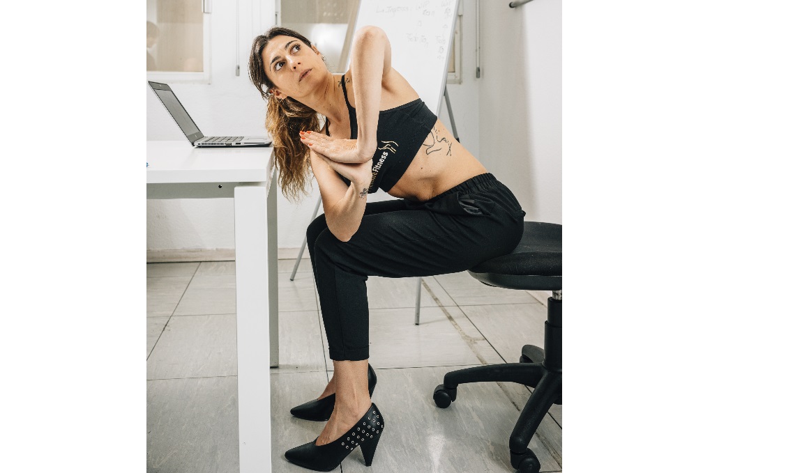 Corrección postural y activación muscular en la oficina