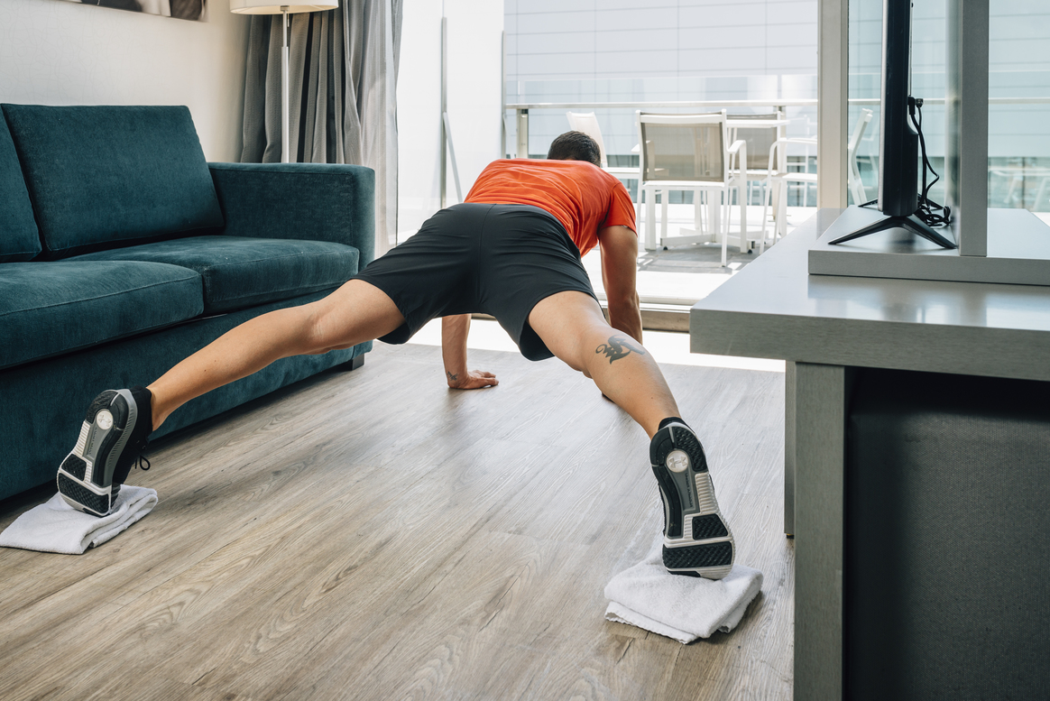 Alta intensidad: entrena todo tu cuerpo usando un par de trapos