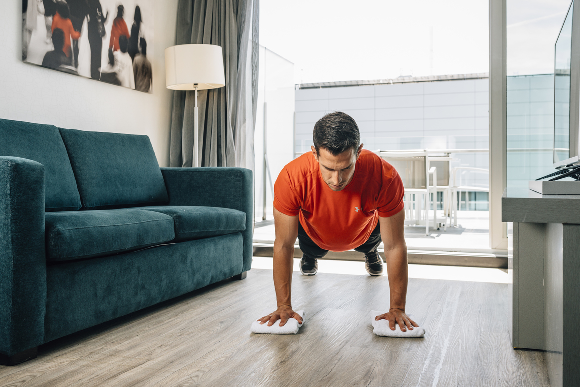 Alta intensidad: entrena todo tu cuerpo usando un par de trapos