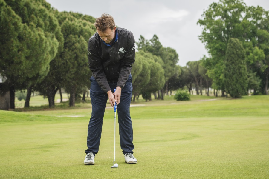 ¿Principiante en el golf? mejora así tu putt