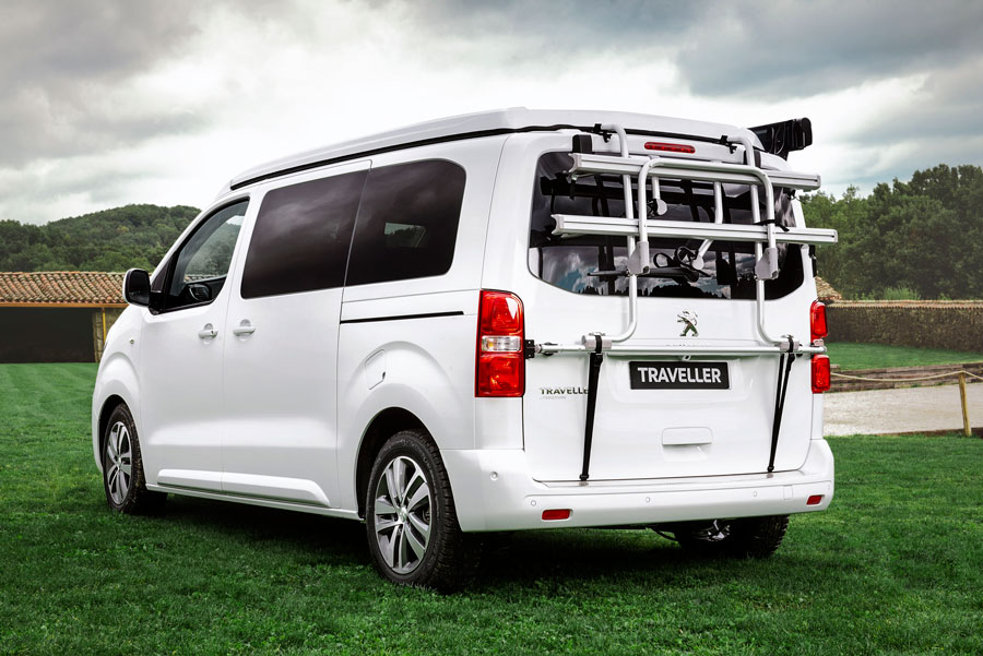 Una de las opciones de los Peugeot Traveller y Drifter es este portabicis trasero para dos bicicletas, de acople perfecto al portón.