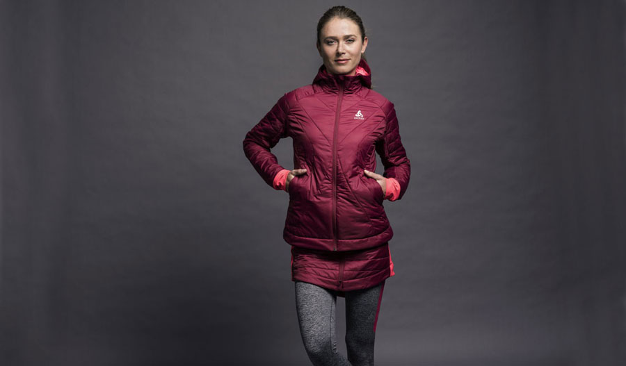La falda Flow Cocoon Zeroweight incluye una cremallera frontal que permite unirla a la chaqueta, con lo que se transforma en abrigo