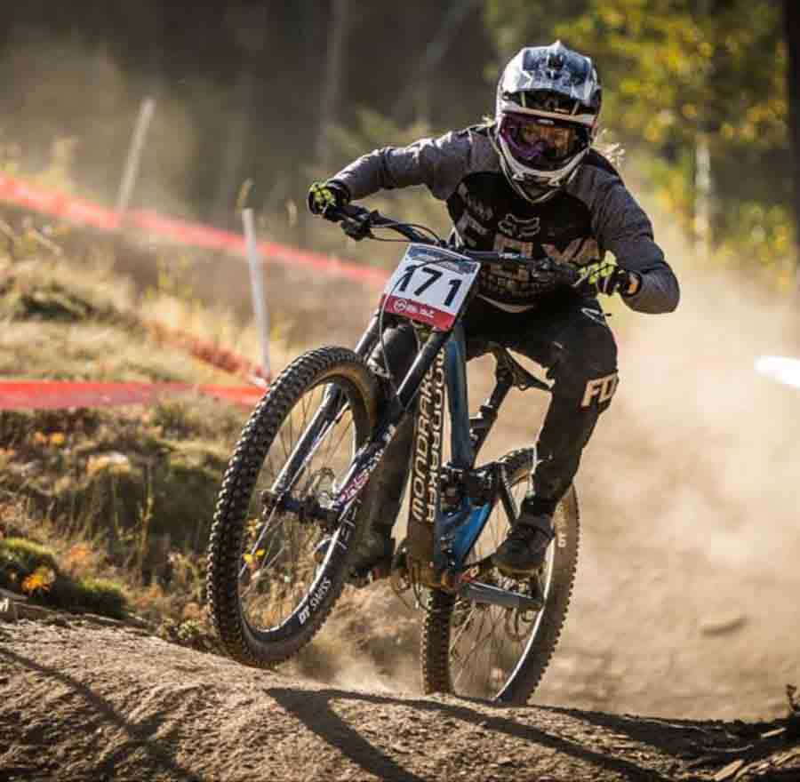 Telma Torregrosa, campeona nacional de Descenso (DH) es otra de las profesoras del evento.
