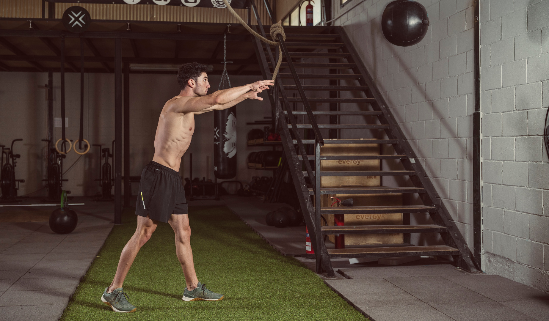 4 ejercicios no tan comunes para conseguir unos abdominales de portada