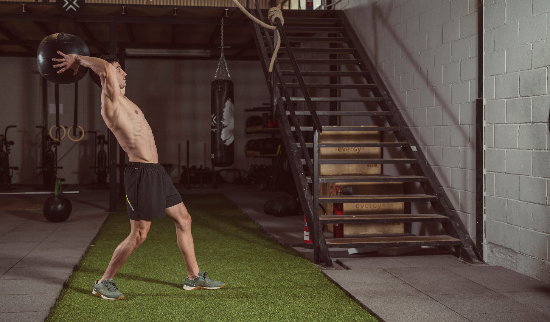 4 ejercicios no tan comunes para conseguir unos abdominales de portada