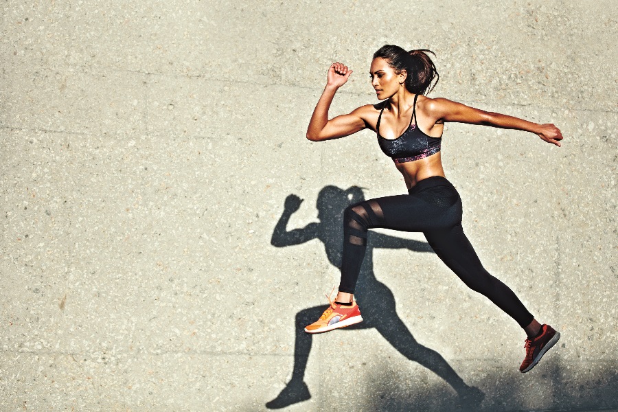 Corredor, entrena fuerza y técnica de carrera con estas sesiones