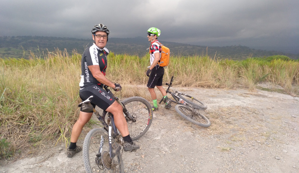 Bike Challenge Rwenzori, una aventura solidaria en bici por Uganda con Kelele Africa