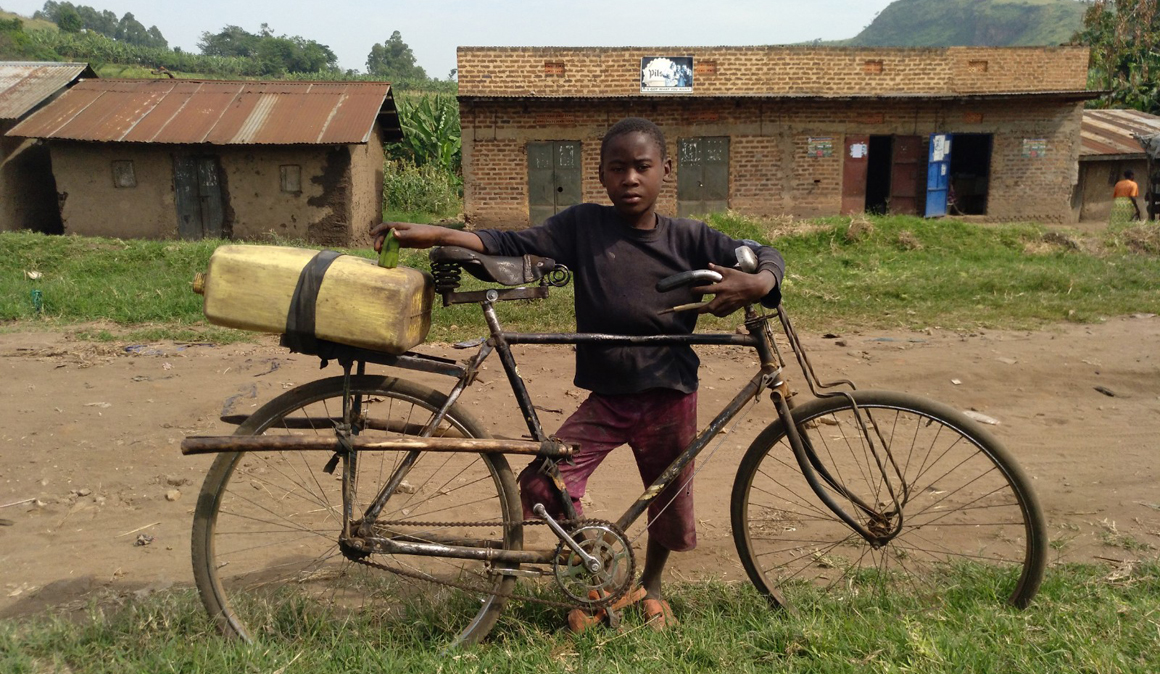 Bike Challenge Rwenzori, una aventura solidaria en bici por Uganda con Kelele Africa