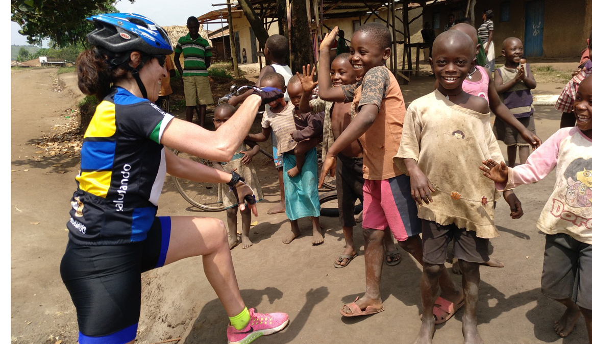 Bike Challenge Rwenzori, una aventura solidaria en bici por Uganda con Kelele Africa