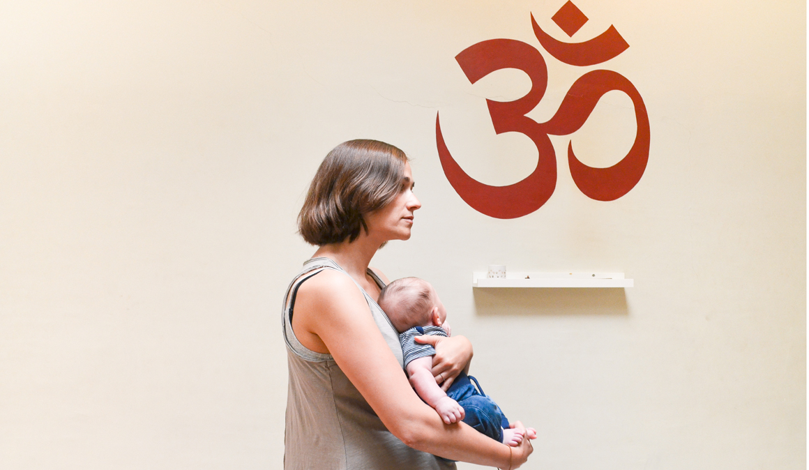 Un embarazo en plena forma con Mandiram Yoga en Barcelona