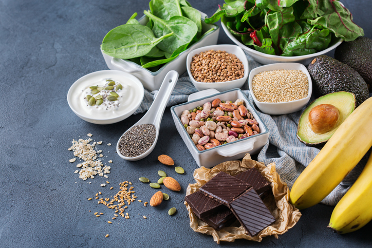  ¿Es bueno consumir alimentos ricos en magnesio en la cena?