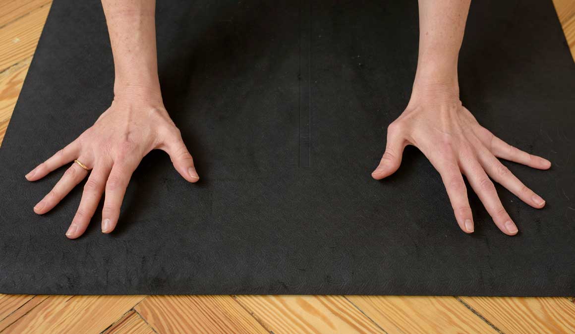 Como evitar el dolor de muñecas en la práctica de yoga