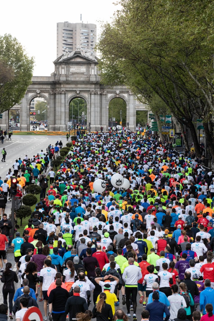 1 hora 1 minuto 47 segundos. Nunca se hicieron tan rápido 21 km en Madrid 