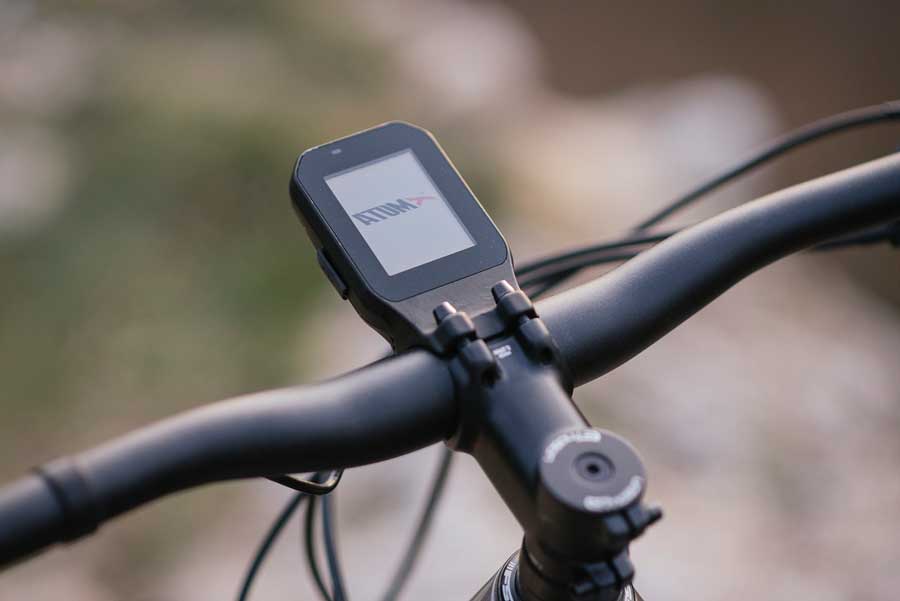 BH introduce el carbono en sus e-bikes AtomX