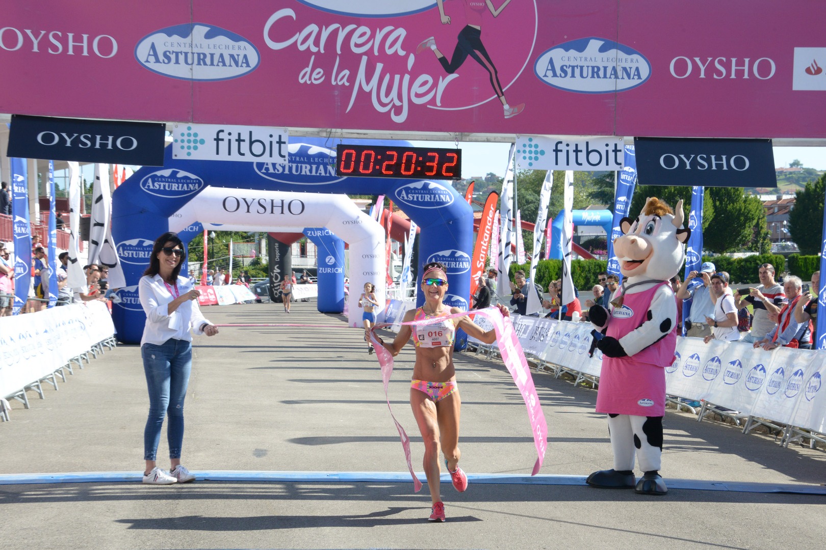 Dolores Marco gana la Carrera de la Mujer de Gijón