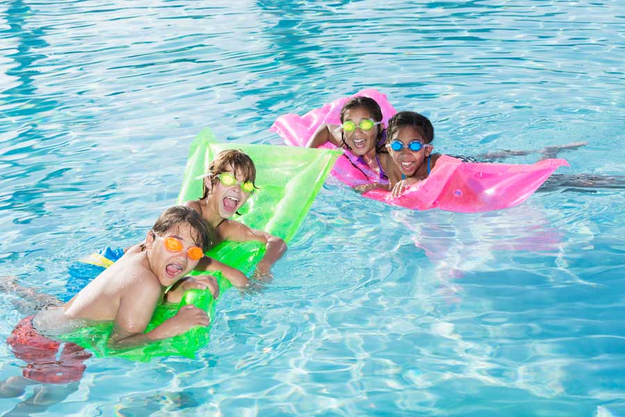 ¿Es seguro el flotador, el chaleco o los manguitos de tu hijo?