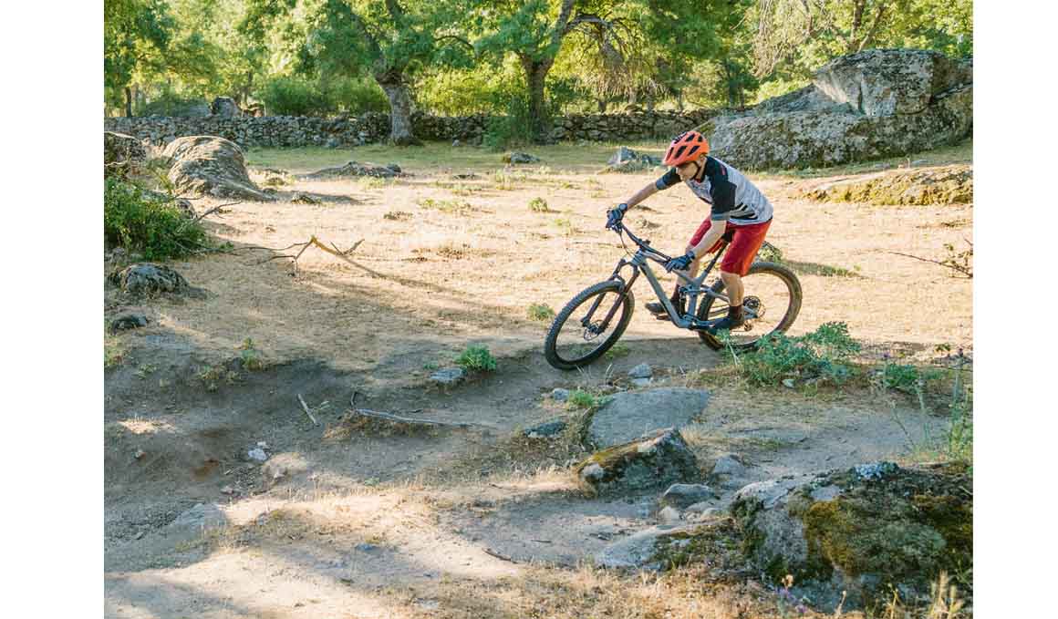 Ciclista, mejora tu técnica trazando curvas