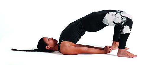Si eres asiduo al gym, esta es la secuencia de yoga perfecta