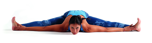 Si eres asiduo al gym, esta es la secuencia de yoga perfecta