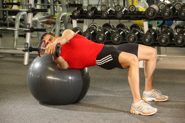 Ponte en forma con mancuernas