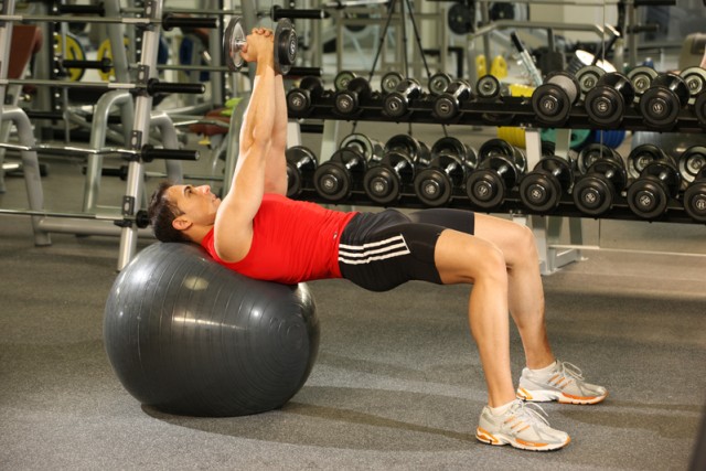Ponte en forma con mancuernas