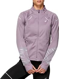 La ropa con hasta 300 puntos reflectantes para protegerte mientras corres