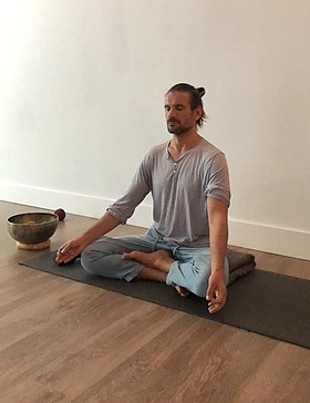 Masterclass y Workshop de Dharma Yoga con Yiannis Andritsos 