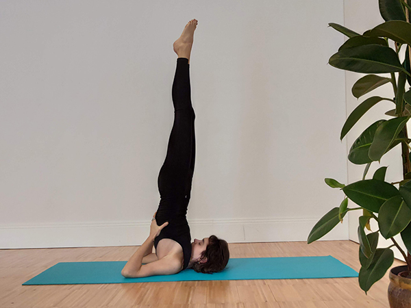 Las 10 posturas para que no te falte energía