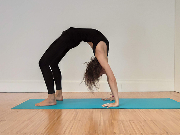 Las 10 posturas para que no te falte energía