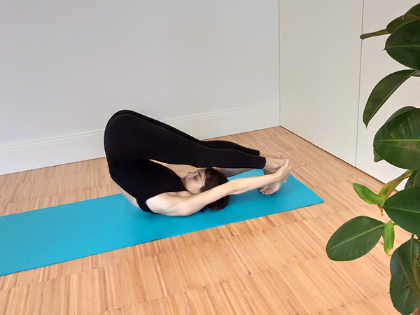 Las 10 posturas para que no te falte energía