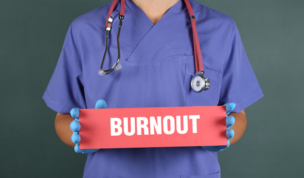 El síndrome Burnout (estar quemado) puede producir latidos cardiacos irregulares