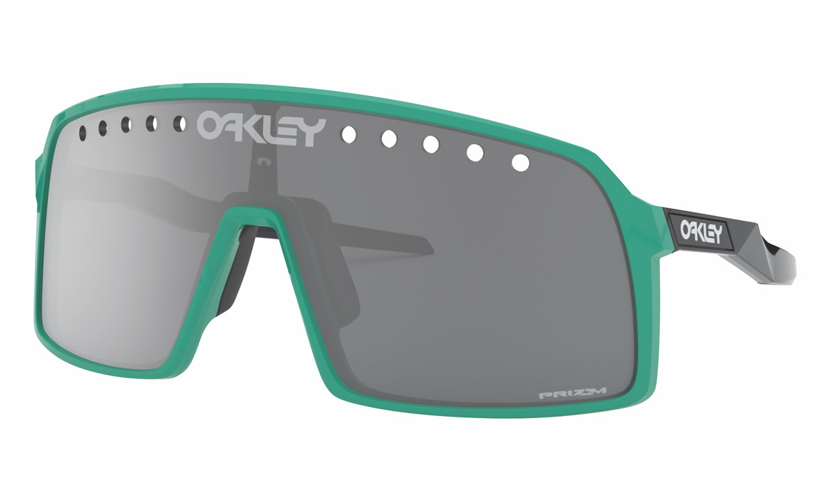 Ya te puedes comprar las Oakley Sutro de Egan Bernal