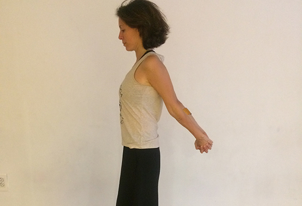 Las 10 posturas mágicas de Jivamukti Yoga
