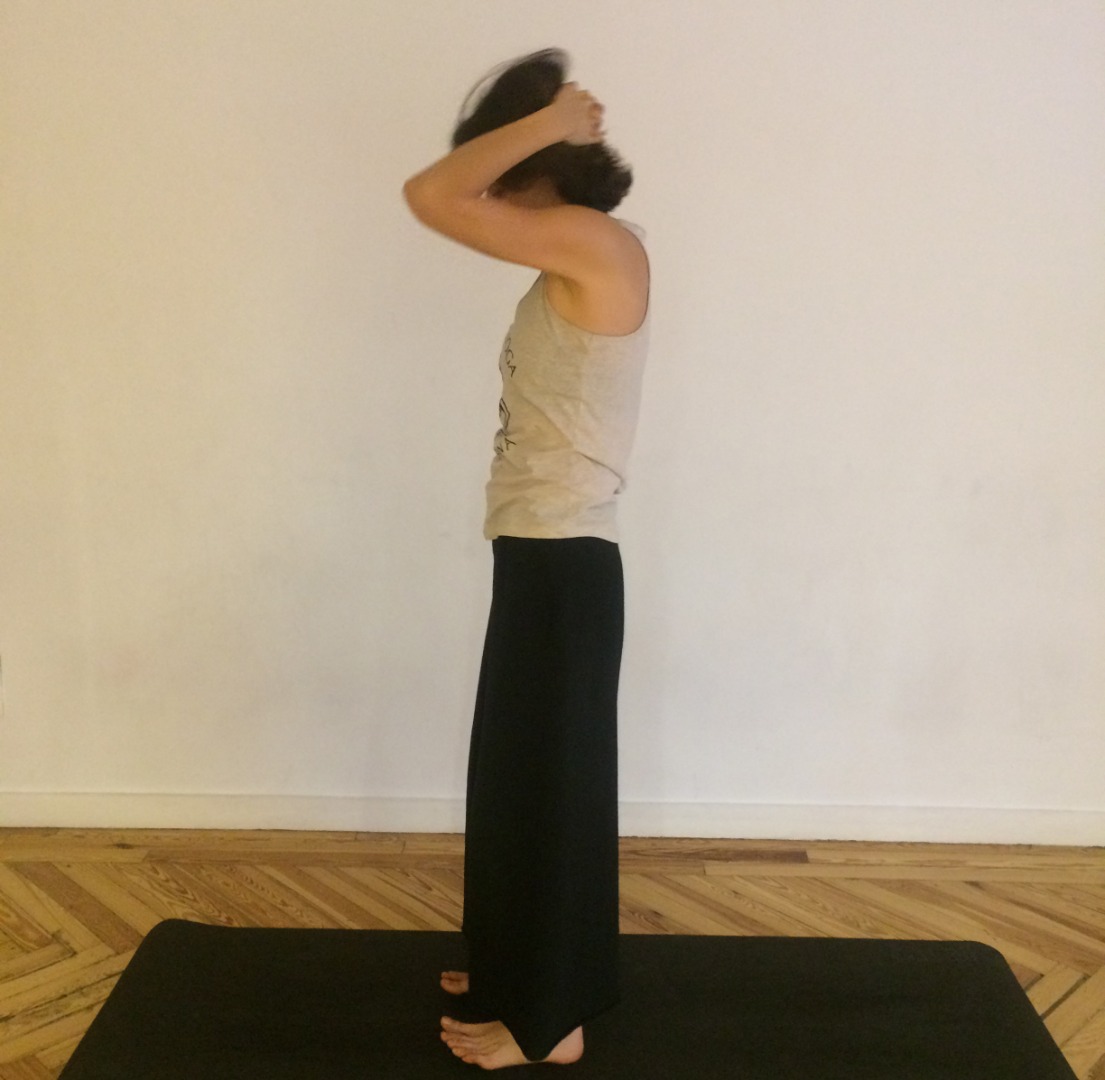 Las 10 posturas mágicas de Jivamukti Yoga