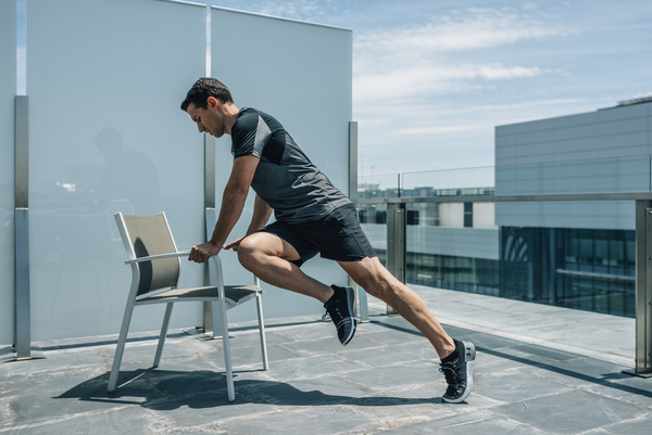 Yo entreno en casa / Día 1: Entrenamiento con sillas