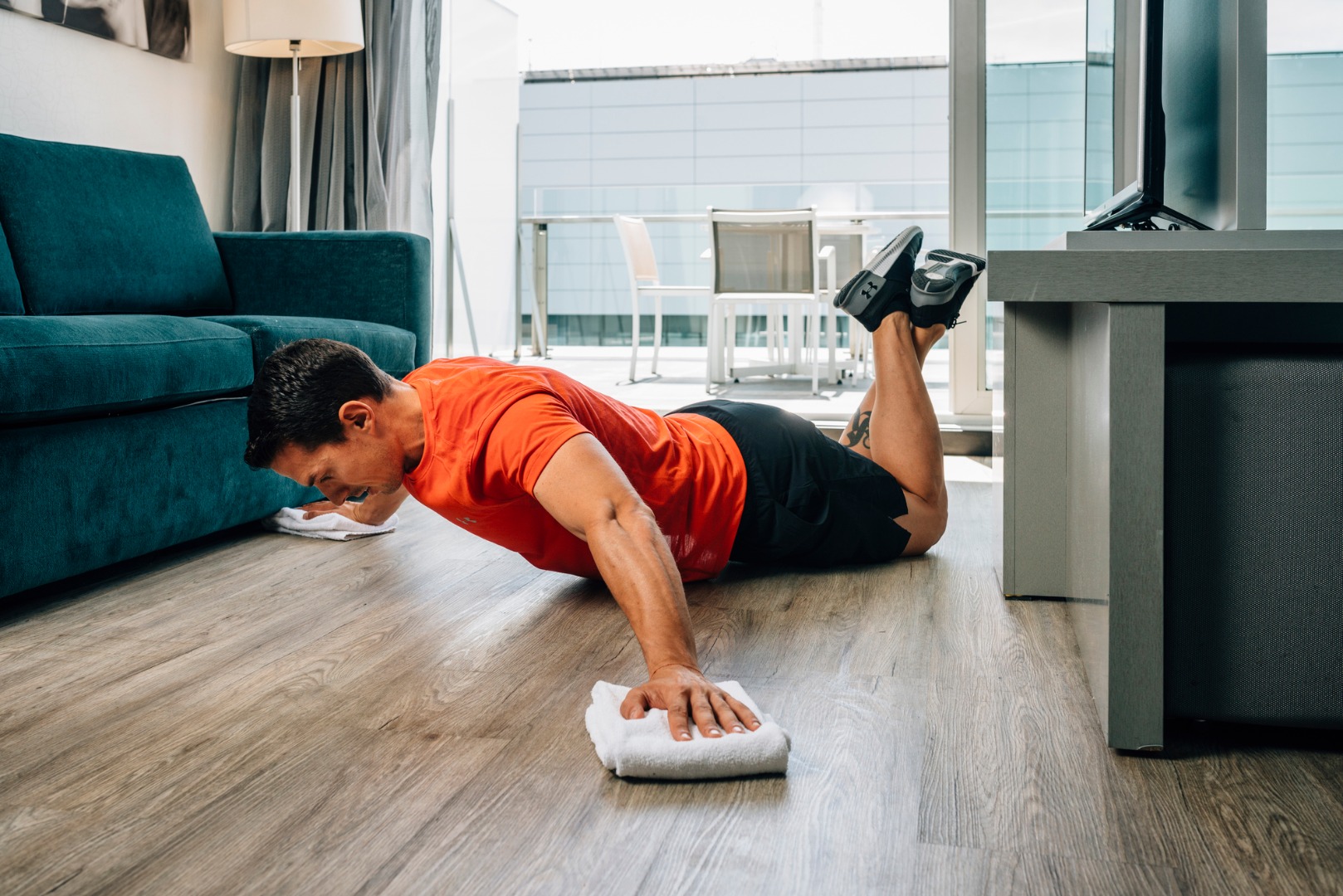 Yo entreno en casa / Día 2: entrenamiento con trapos