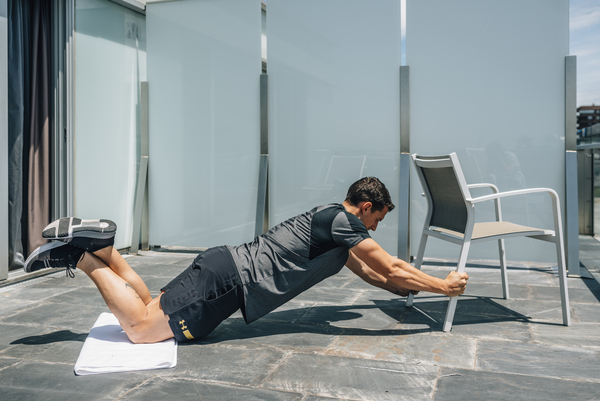 Yo entreno en casa / Día 5: Sillas 