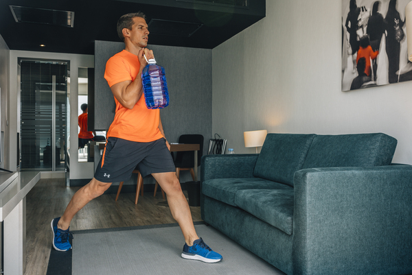 Yo entreno en casa / Día 13: Botellas de agua y garrafa 