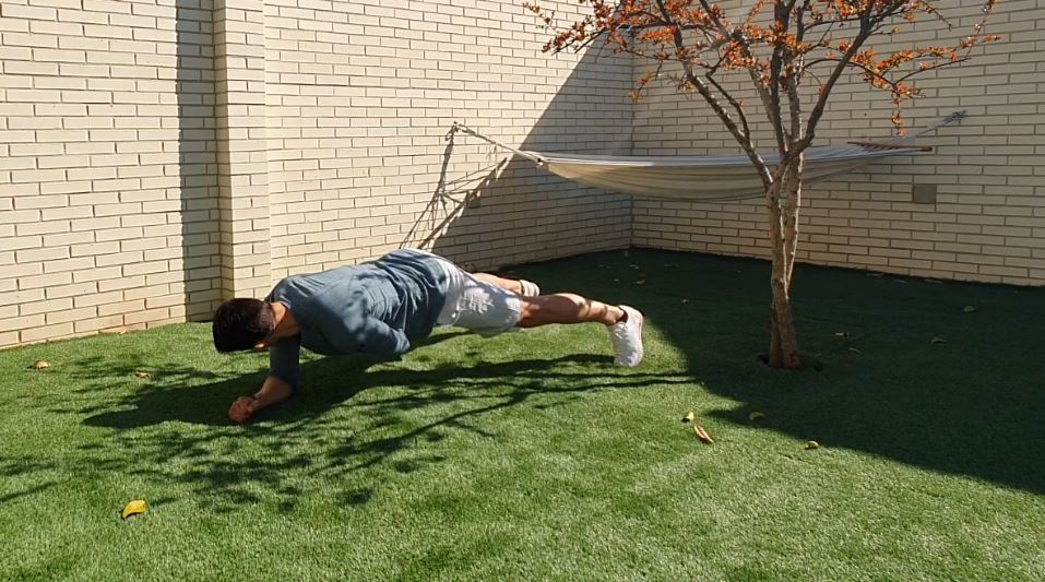 Yo entreno en casa / Día 16: ejercicios con el peso corporal y pelota
