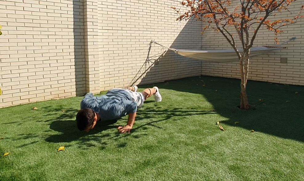 Yo entreno en casa / Día 16: ejercicios con el peso corporal y pelota