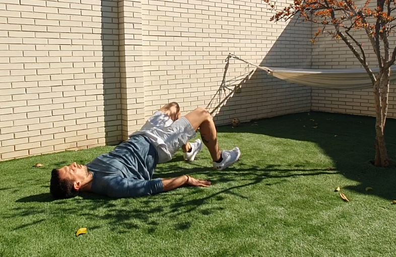 Yo entreno en casa / Día 16: ejercicios con el peso corporal y pelota