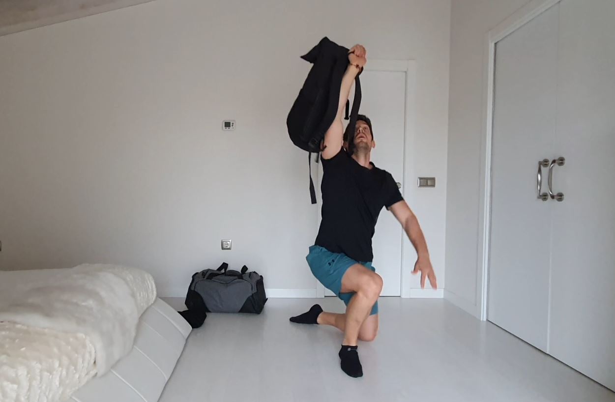 Yo entreno en casa / Día 34: Mochilas y toalla