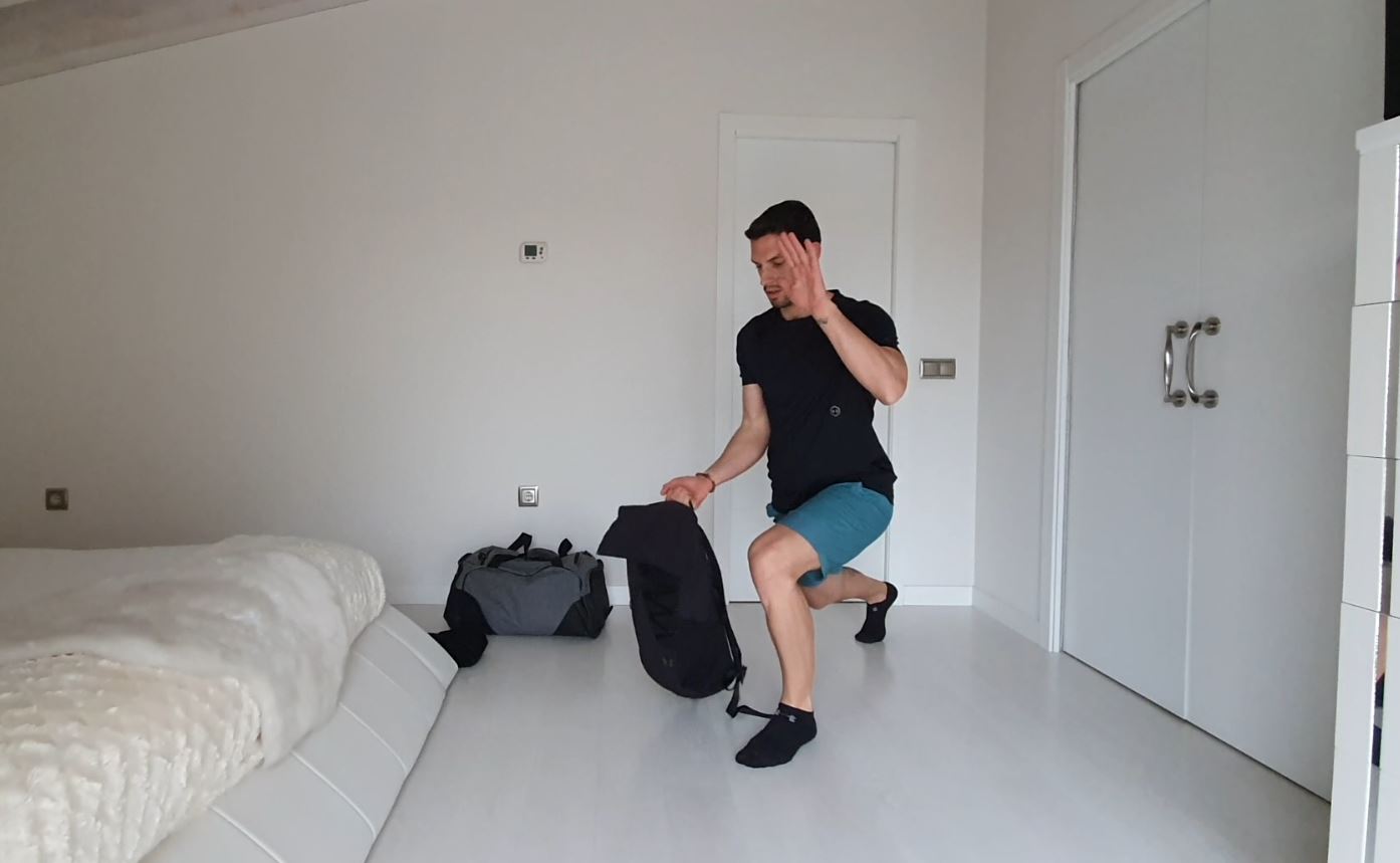 Yo entreno en casa / Día 34: Mochilas y toalla