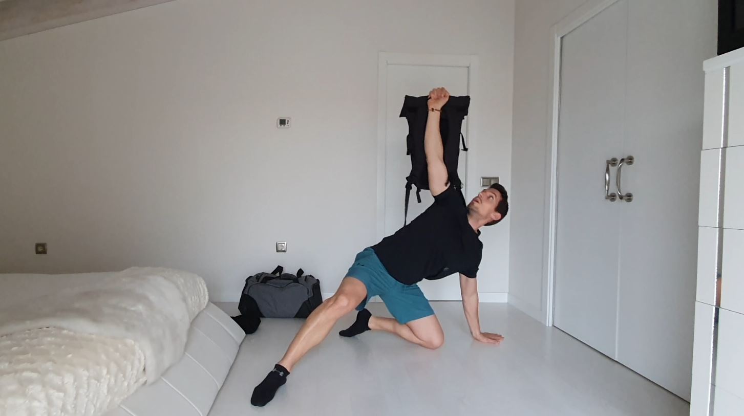 Yo entreno en casa / Día 34: Mochilas y toalla
