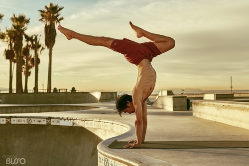 Curso online de Equilibrio de Brazos en Yoga con Simon Park en ZUY ONLINE