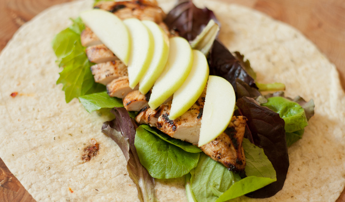  Receta de Pechuga de Pavo con Ensalada de Manzana, Endibia, Granada y Semillas de Lino y Chía