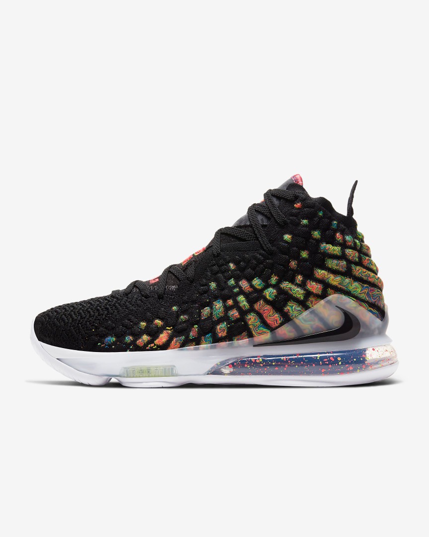 Las zapatillas de Nadal, las botas de Lebron James y las de Cristiano en oferta sólo hoy