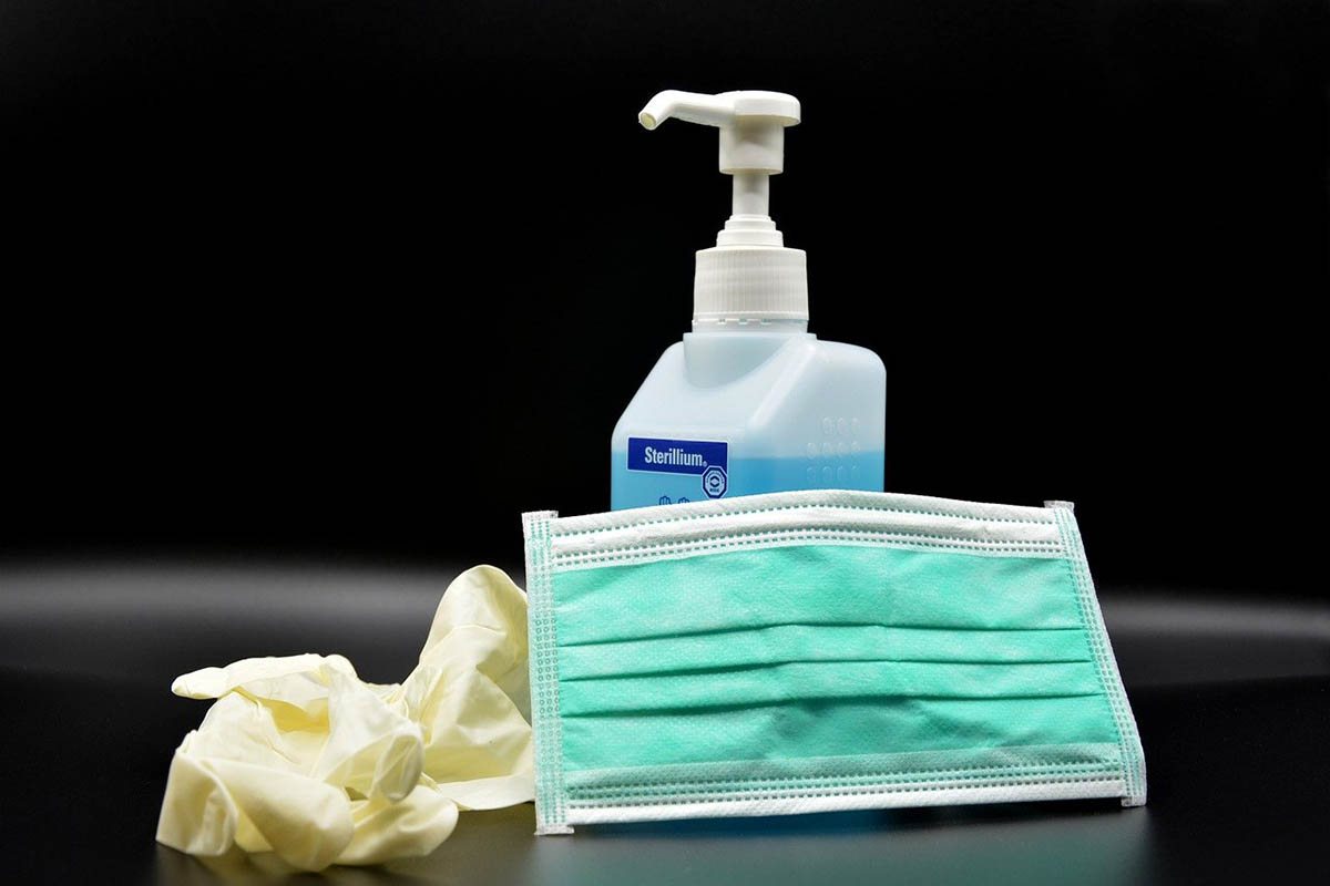Contaminación ambiental por mascarillas y guantes