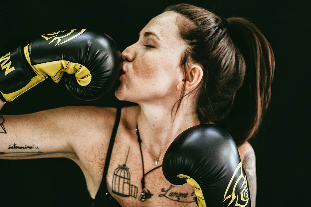 Deportes de contacto para chicas, armas quema-grasas