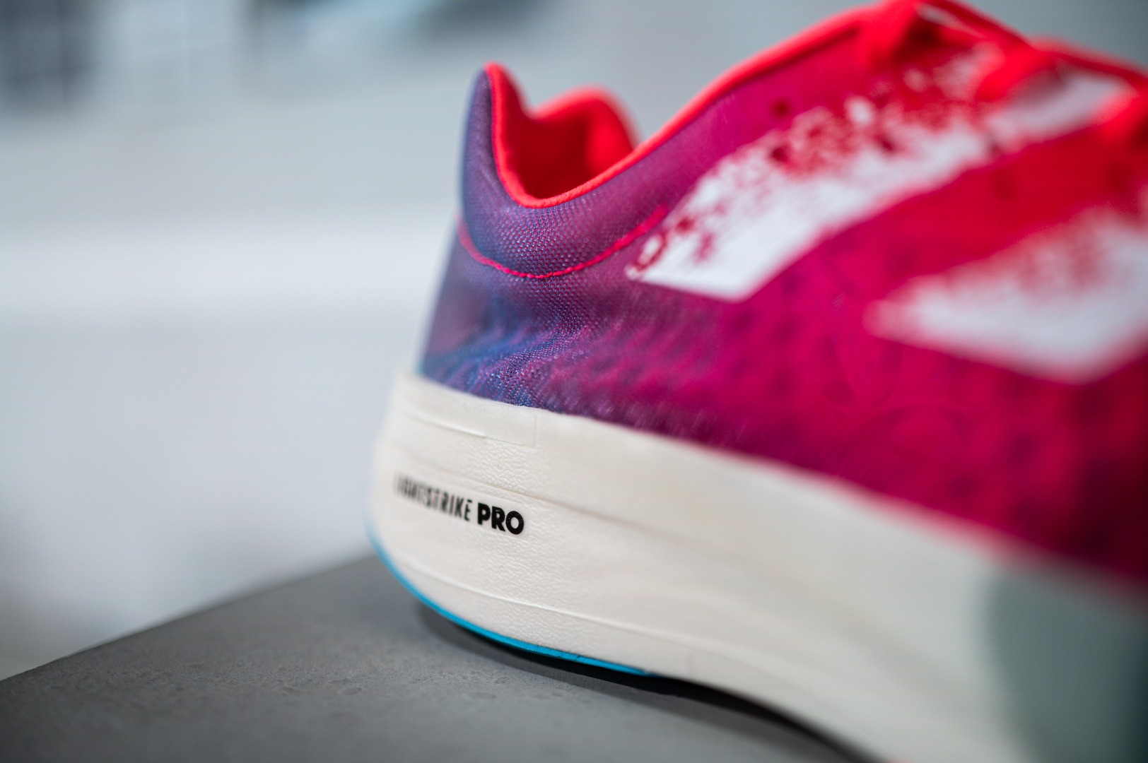La nueva zapatilla con placa de carbono de adidas a partir del 14 de septiembre
